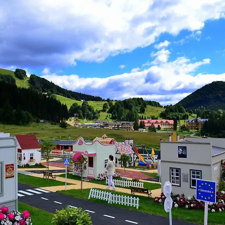 Üdülőközpont Family 3*